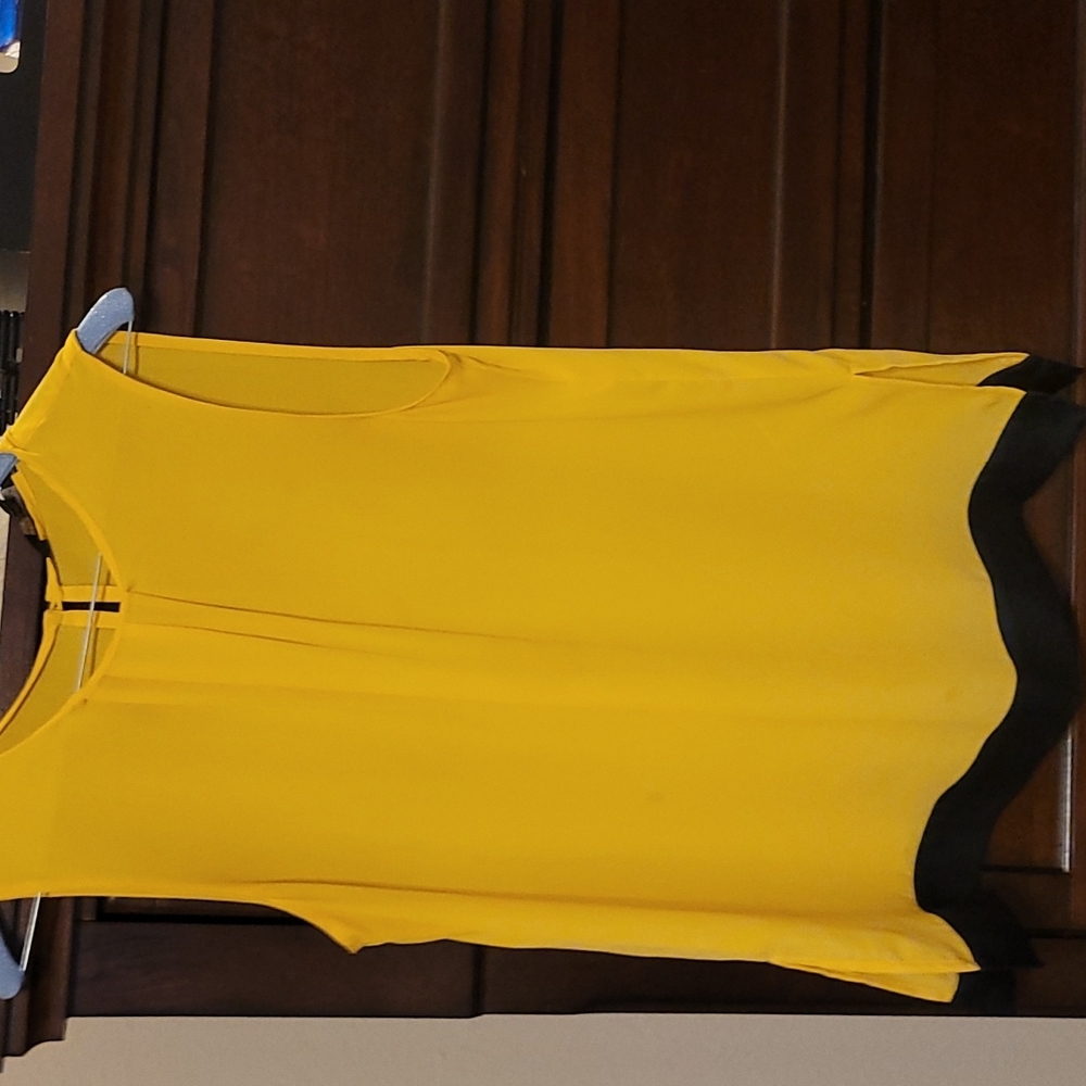 Sleeveless yellow blouse with Navy Colorblock on bottom